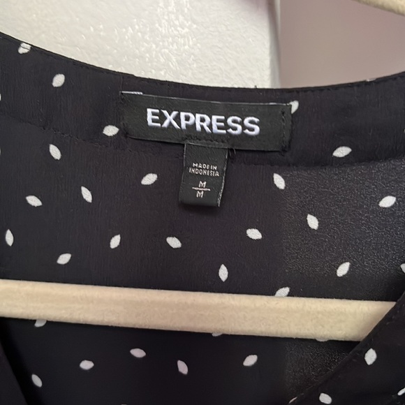 Express shirt, button details no pockets - Picture 3 of 3